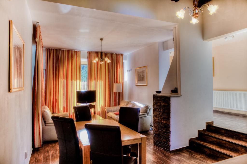 Vila Pinul Si Mesteacanul Hotel Poiana Brasov Eksteriør billede